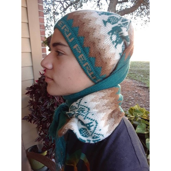 Peruvian Hat (Chullo) and Scarf One Piece Alpaca and Sheep Wool - Picture 2 of 5